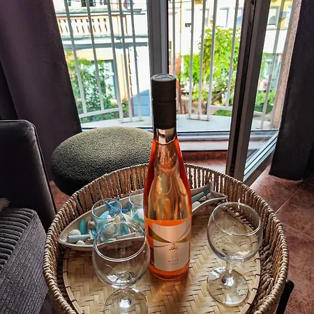 Your Place In The Heart Of And 300 Meters From The Appartement Varna